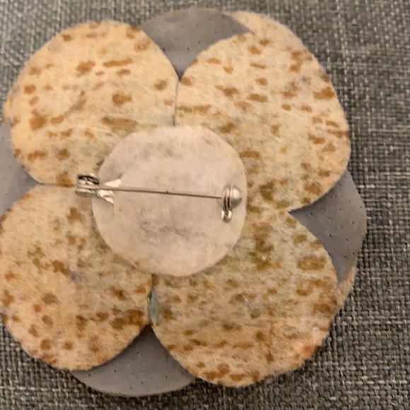 🦋2 for $10🦋.  Cute blue and grey brooch - Picture 3 of 4